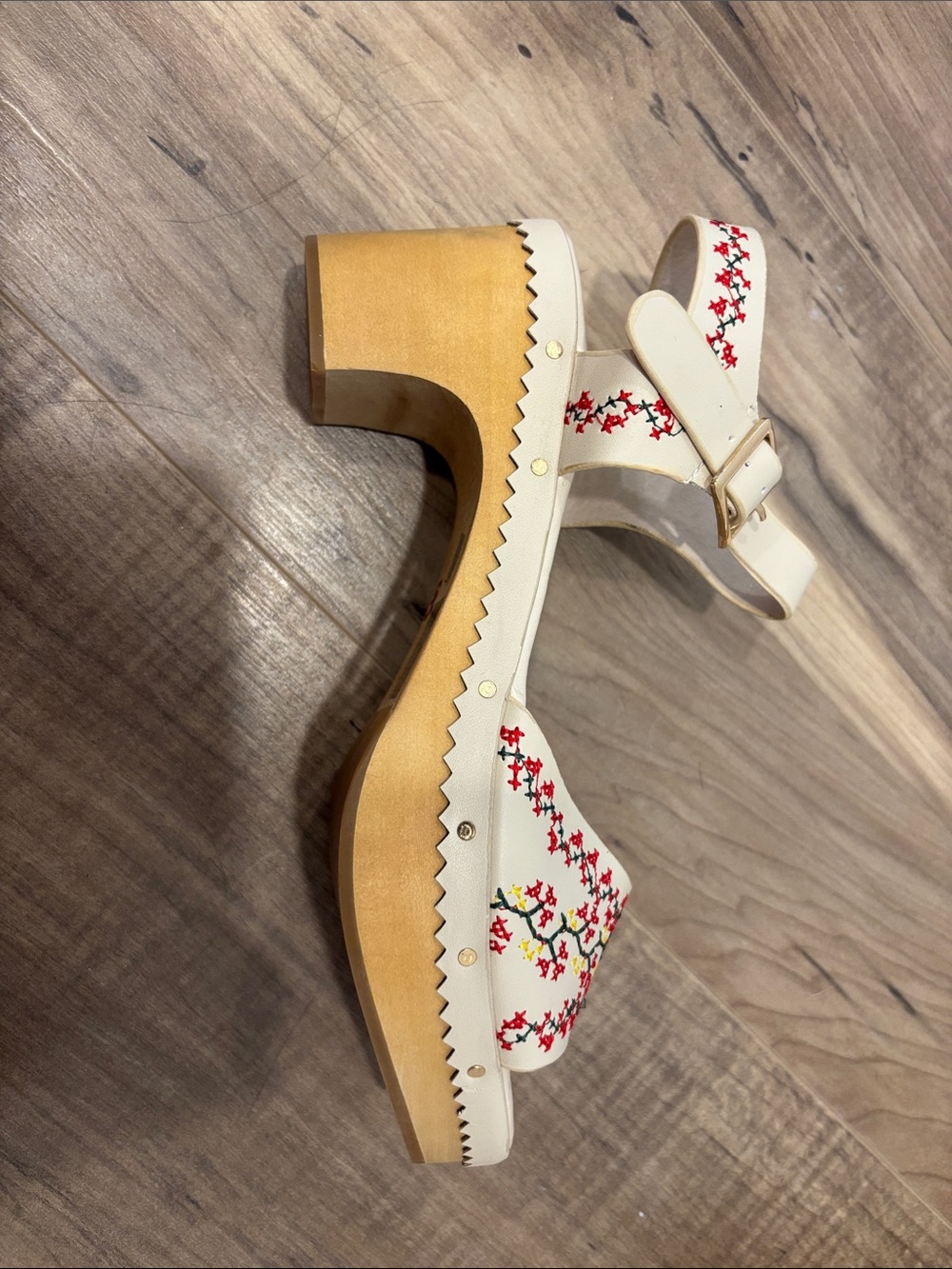 Retro Wooden Embroidered Flower Heels Dancing Days Retro Modcloth US 6.5 - Picture 8 of 14